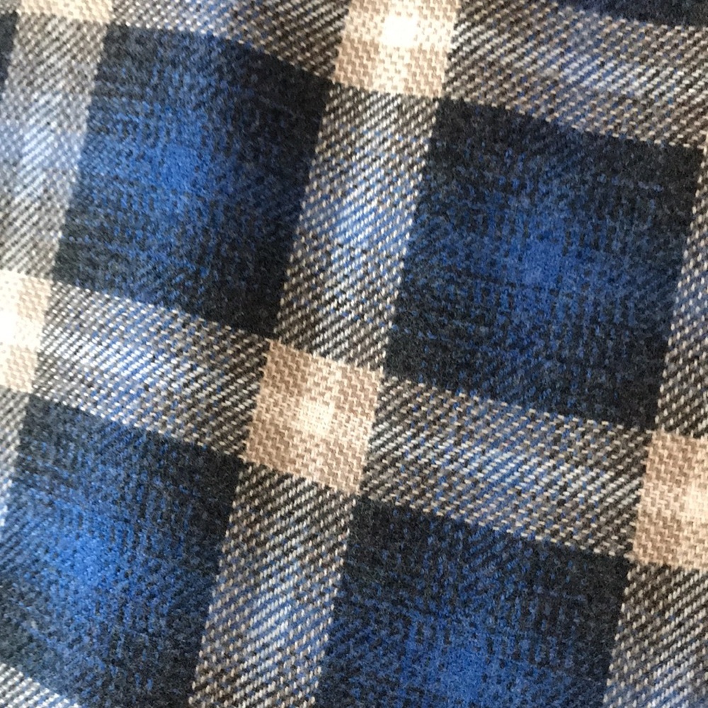 AEO- Plaid button down - Picture 12 of 14